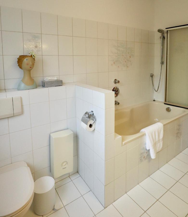 Boho Apartment: Netflix + Balcony + Bathtub Essen Dış mekan fotoğraf