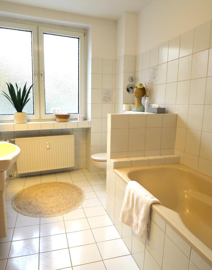 Boho Apartment: Netflix + Balcony + Bathtub Essen Dış mekan fotoğraf